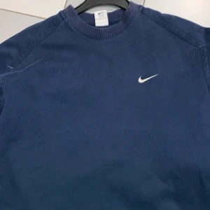 Nike vintage sweatshirt  - Nike vintage sweatshirt i blått. Bra condition 8/10.