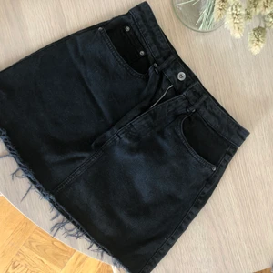 Zara svart jeanskjol stl S - Fint skick
