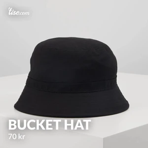 Bucket hat - Bucket hat från Monki. Använd bara några gånger så superfint skick. Frakt tillkommer☺️