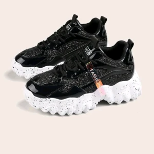 Storlek 36 -37 - Den har skor änvänts 2 månader  storlek 36-37