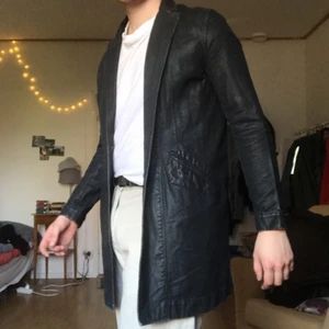 Nudie Rock - Medium - Nudie jacka/kappa jag köpte för 4 år sedan för 2600kr. Den passar mig inte längre och inte använt under senaste 3 åren. Därmed vill jag nu sälja av den!