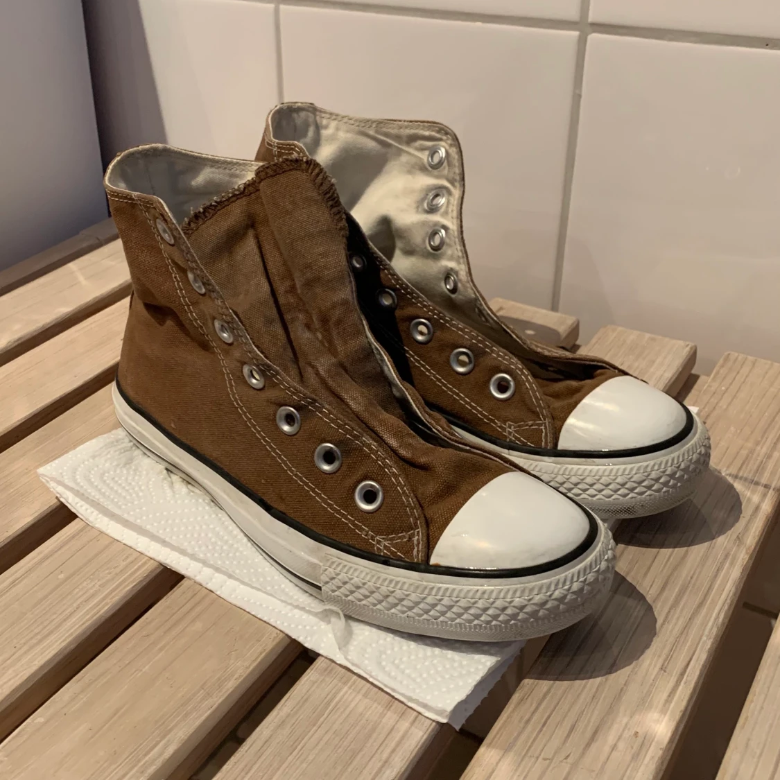 Bruna höga Converse 
