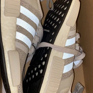 Adidas skor - Helt nya oanvända 