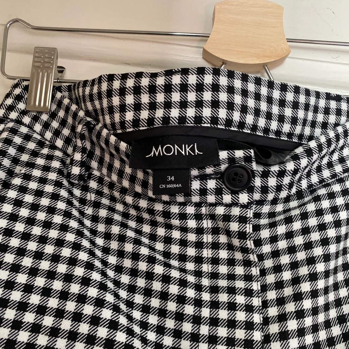 Rutiga byxor från Monki - 91