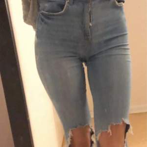 Jeans från Gina tricot storlek 36 