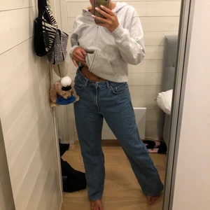 Weekday jeans - Modellen Rowe, superfint skick. Storlek 34 och 32 i längden