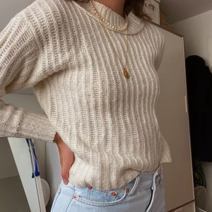 Vit stickad tröja från Gina Tricot - Supervarm, stickad tröja från Gina! 