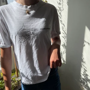 Boxed shaped t-shirt  - Boxed shaped t-shirt som passar till allt!!