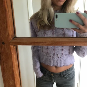Stickad tröja - Söt stickad tröja från zara💖 Den är använd endast en gång så den är i väldigt bra skick! 