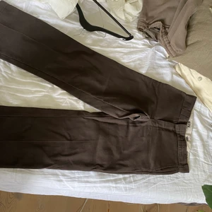 Bruna dickies  - Storlek 30x30, väldigt bra skick! Modell 874 original fit:)