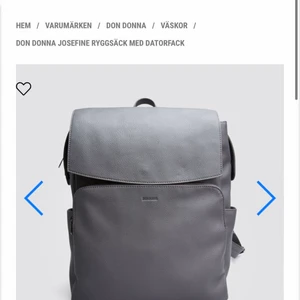 Ryggsäck - Jättefin ryggsäck från don dona, ganska stor med massa små fack och ett datorfack på insidan. På utsidan finns 2 fack på fram och baksida med dragkedjor och dessutom finns 2 små fack på sidorna av ryggsäcken som man kan se på den första bilden. Väskan är hel och fräsch. 