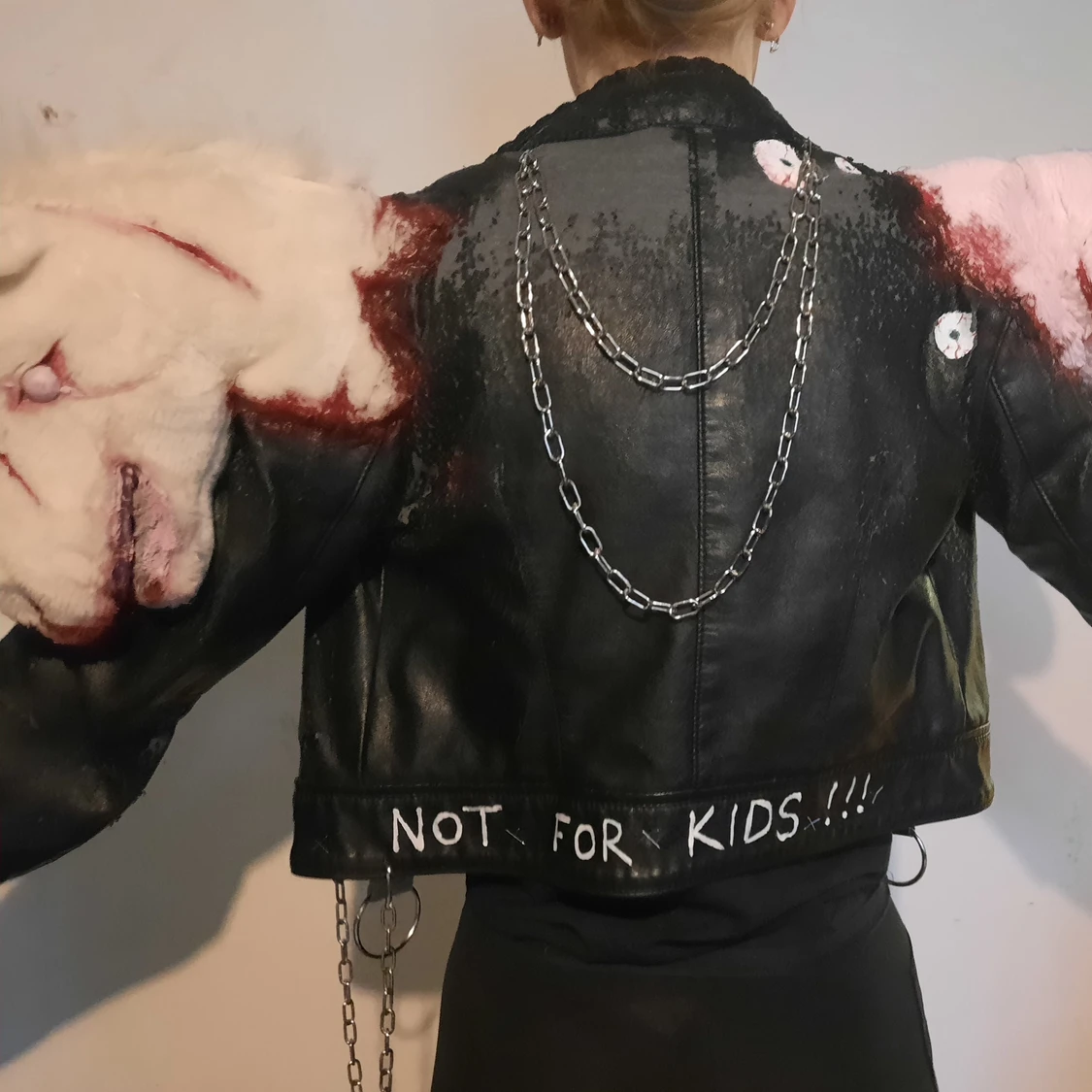 Fejk läderjacka med design - 90