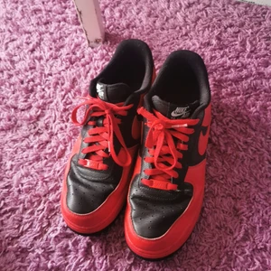 Nike air Force 1  - Säljer mina Nike air Force 1 inte alls mycket använda 9/10 i skick 