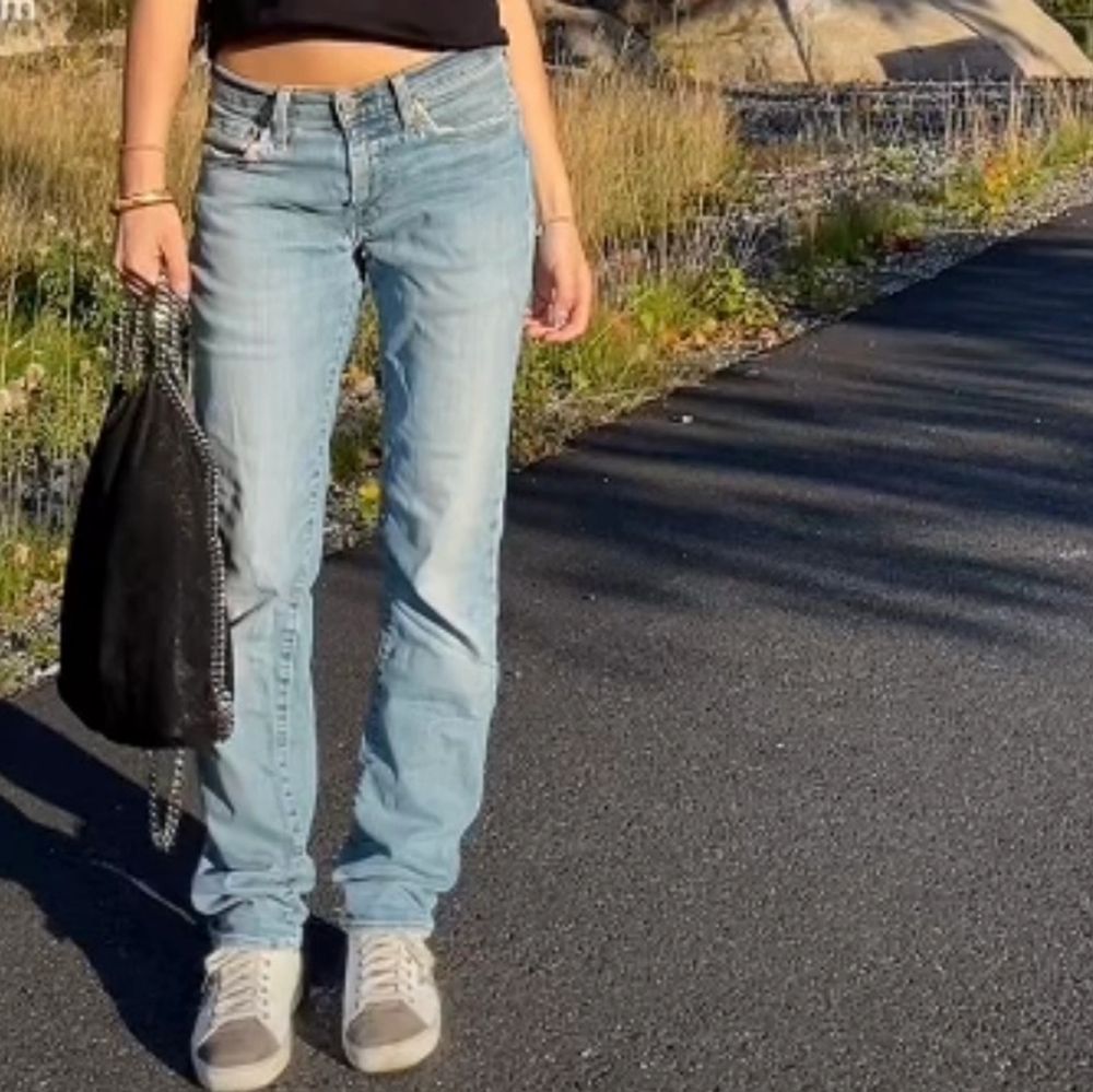 Super fina 501! Jag är en 36 vanligtvis, 174 cm lång. Buda gärna!. Jeans & Byxor.