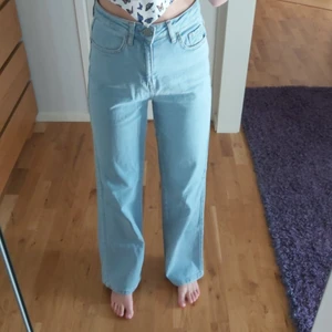 Vida, Raka jeans - Vida, raka jeans från madlady. Töjbart material och hög midja. Superfina!