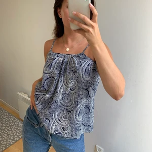 Super söt topp  - Super gulligt linne i coolt mönster, skriv vid intresse eller fler bilder💕💕