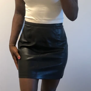 Kjol - Fin läderkjol 