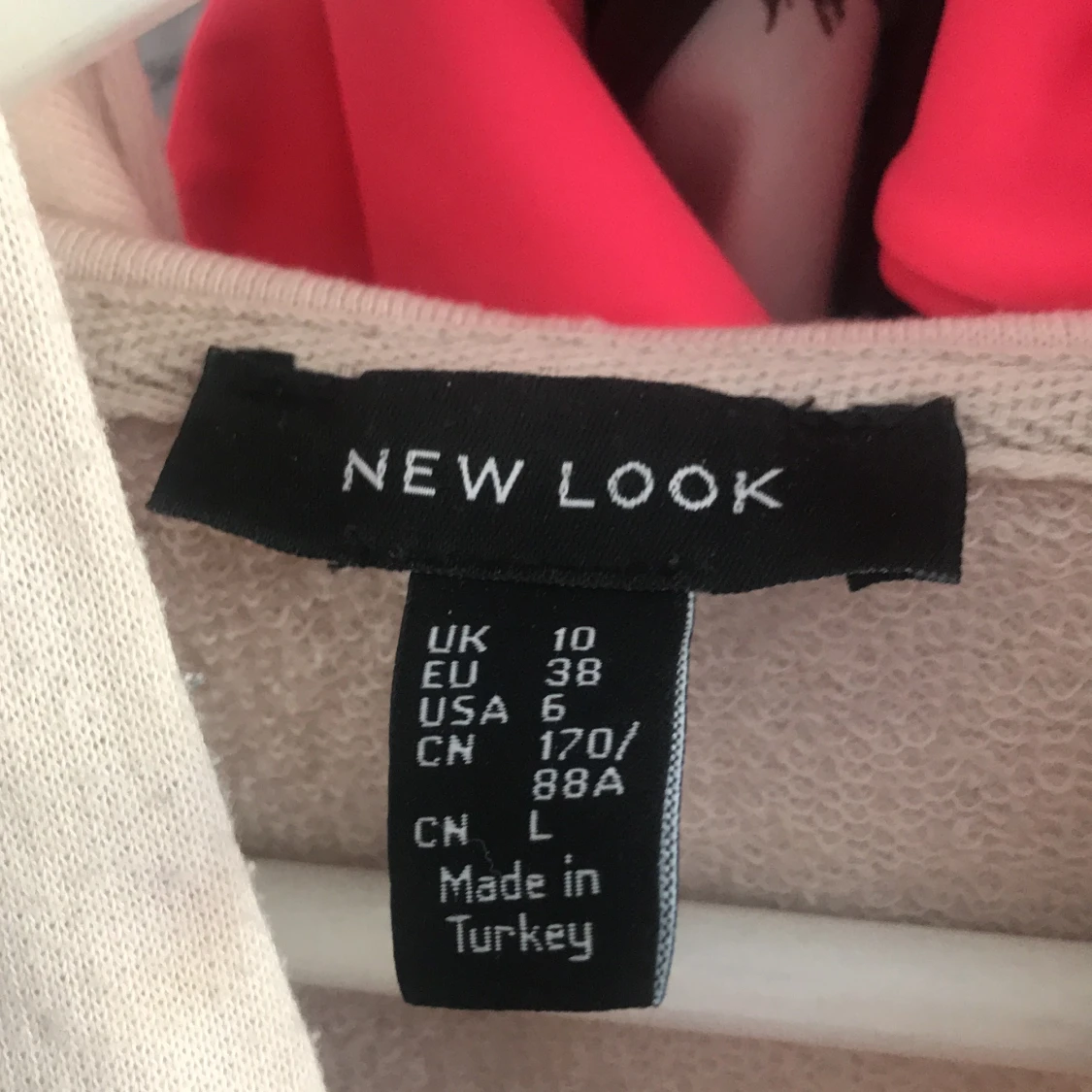 Skruvad hoddie  - 91