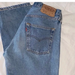 Levis 501 - Sitter som S. Bud på 250, köp direkt för 310