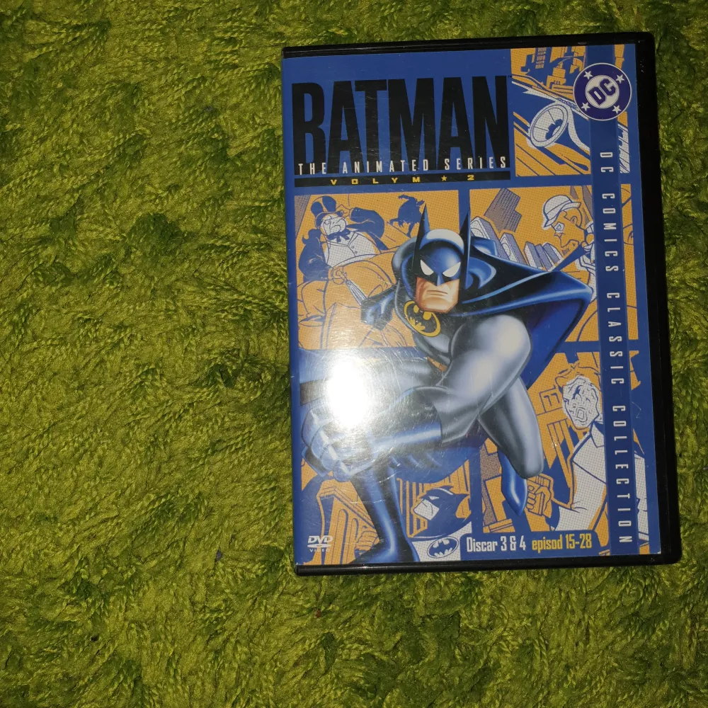 Batman DVD- 3 till 4. Älskade dom här filmerna i barndomen, Var riktigt kul att kolla igenom igen. Om du har nån som gillar batman eller gillar batman själv borde du köpa den här till den personen eller dig själv😆👍🏼. Övrigt.