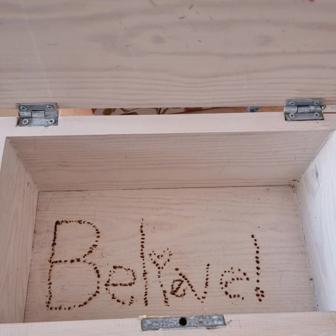 Låsbart skrin!  - 90