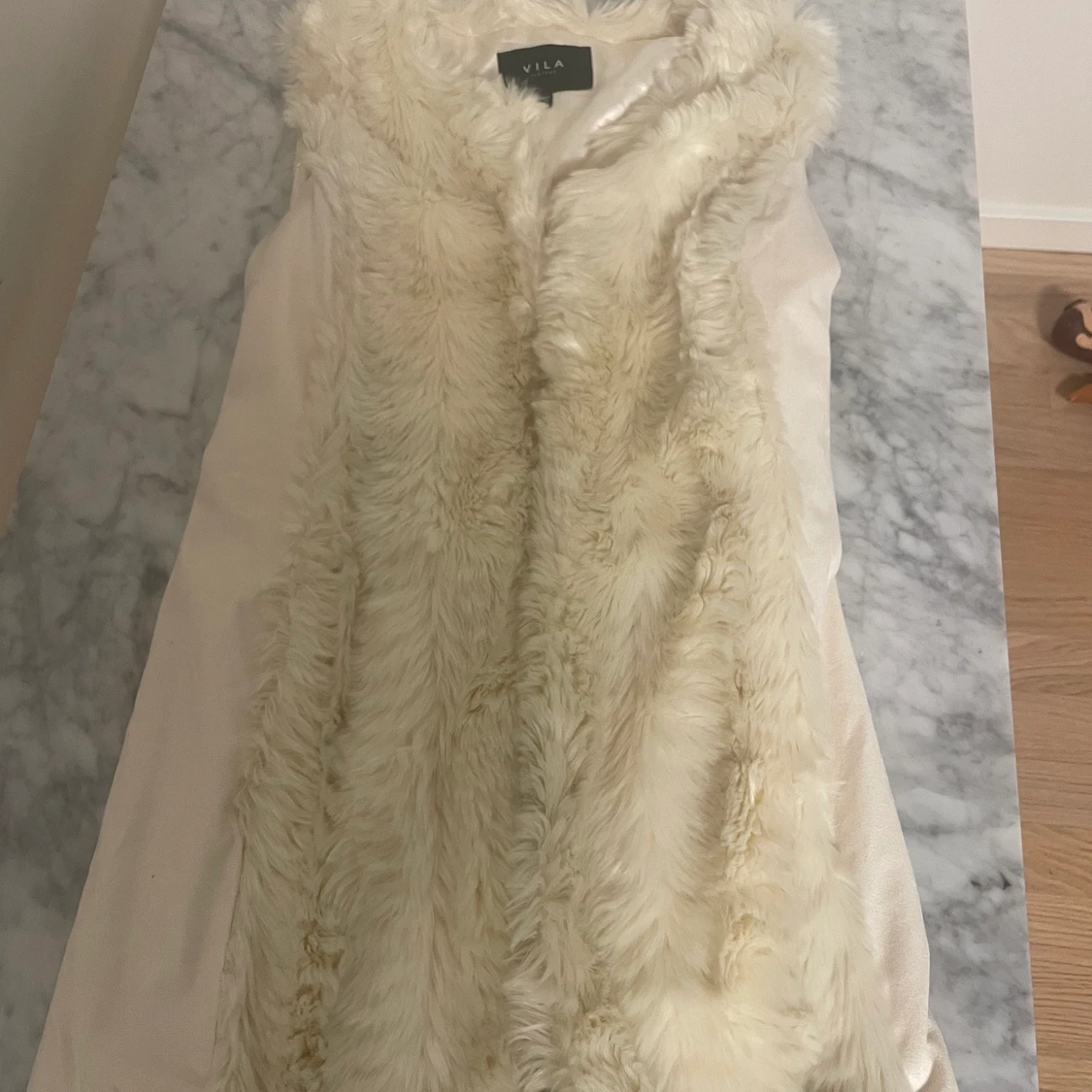 Säljer min väst från vila den är som ny