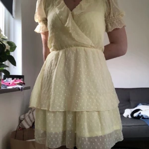 Klänning - Supersöt sommarklänning, knappt använd