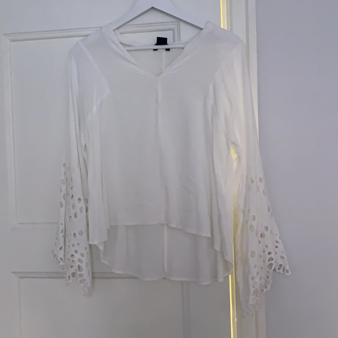 Blus utsvängda ärmar stl XS