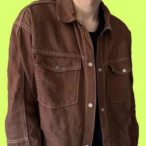 Tunn jeansjacka  - Tunn jeansjacka från h&m- lite längre i modellen, oversized!