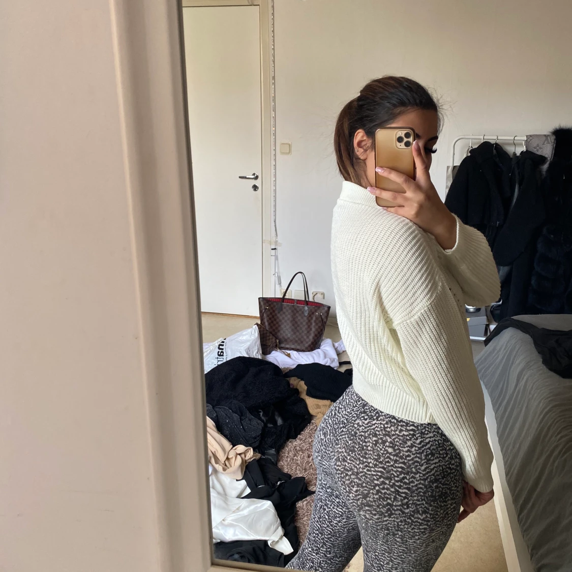 Stickad vit tröja - 90