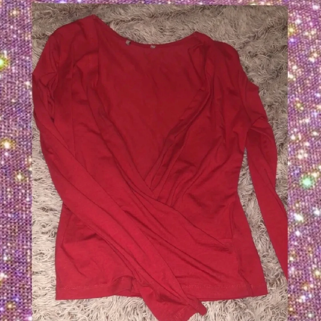 Röd top med öppning  - 90