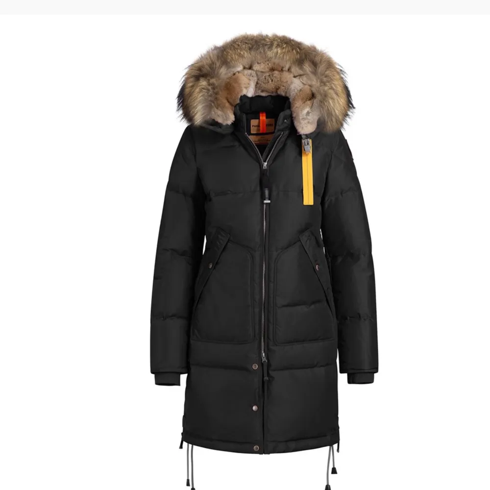 Söker en parajumper long bear antingen svart eller beige. Storlek S eller M . Takit.