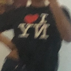 I LOVE NY  - Super snygg i love New YORK T-shirt. Perfect passform och super skön att ha på(: