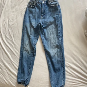 Mom jeans  - Fina momjeans från Gina tricot! Superfint skick