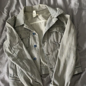 Diesel jeansjacka storlek s  - Randig jeansjacka från Diesel 100% bomull