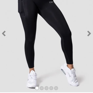 Icaniwill tights - Säljer dessa tights från icaniwill i storlek L, skulle säga att dom passar en M också. Knappt använda, nypris 699