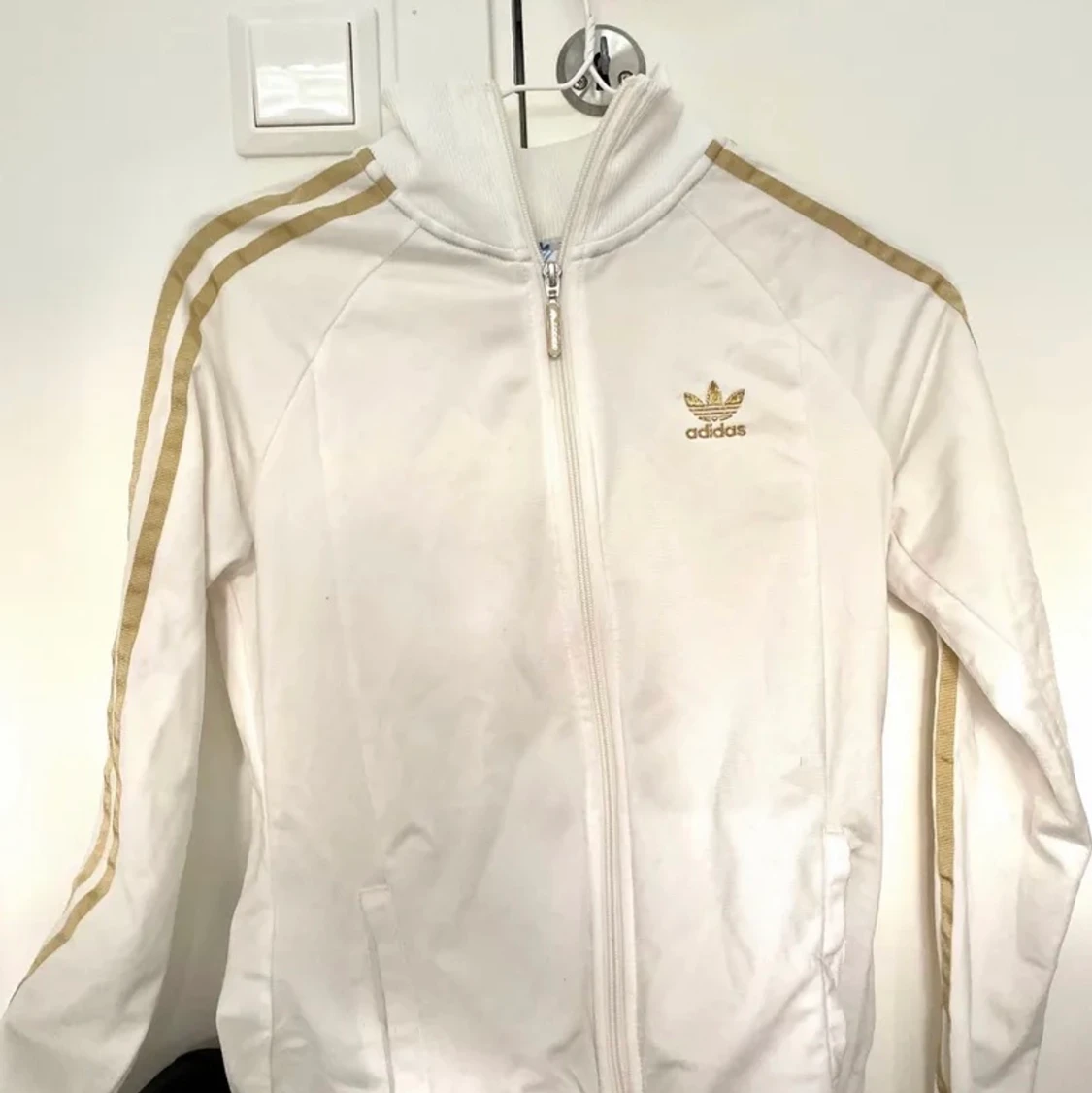 Adidaskofta i storlek 38