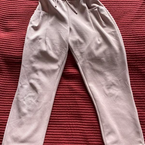 Mjukis byxor  - Köpte föra året dem är väldigt sköna men säljer för dem tyvärr är små