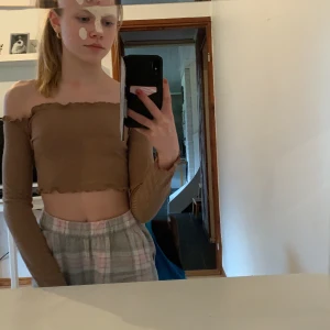 Topp - Säljer denna jättefina topp då den inte kommer till användning💞