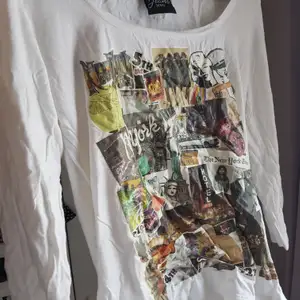 Säljer denna coola early 2000's topp med detta typiska NYC print!! Knappt använd *princip nyskick*  är i strl L startpris 100 kr+ frakt om populär buda i kommentarerna, hör av er om eventuella frågor💞💞