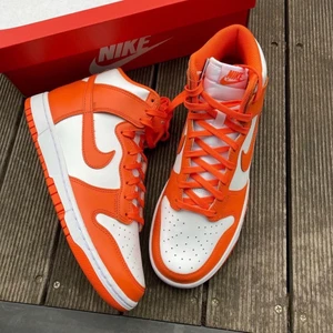 Nike Dunk High Orange Syracuse - Nike Dunk Orange Syracuse. Storlekar: 36.5-40