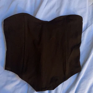 Topp - Aldrig använd. Har stålurbening. 