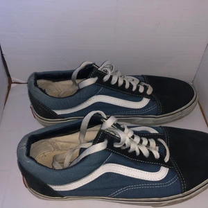 Vans Old School - Märke: Vans Storlek: 41 Modell: Vans Old School Kroppstyp: Unisex  Varan kan fraktas!