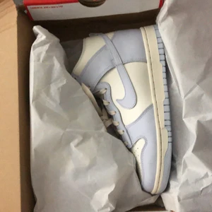 Nike dunk High Football Sail Grey  - Storlek 38❌/38.5/40❌/43❌. Brand New