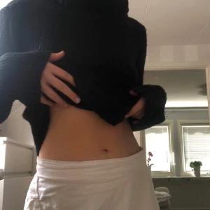 Stickad tröja  - Stickad tröja från vero moda. Aldrig använd och är som ny. Storlek L men skulle säga att den sitter mer som S/M. 139kr+48krfrakt (frakt går att ändra)