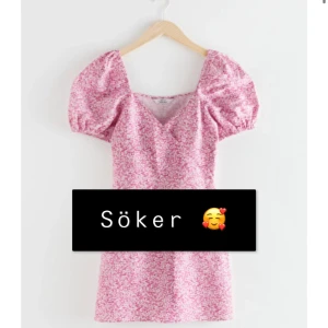 Söker & other stories klänning  - Söker denna & other stories klänning i storlek 36! Hör gärna av dig om du kan tänka dig sälja! 🥰😍 