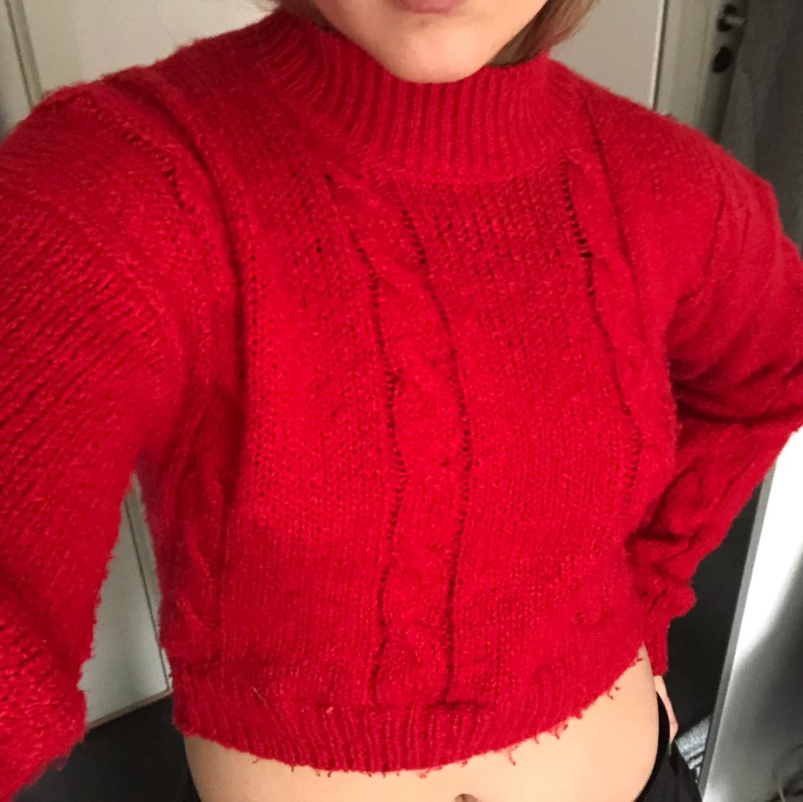 Röd stickad tröja  - 91
