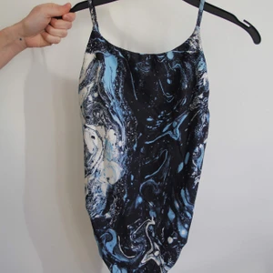 Weekday baddräkt - Storlek S. Har använt men fortfarande bra kvalite!!