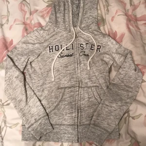 Hollister kofta - Sparsamt använd, i fint skick