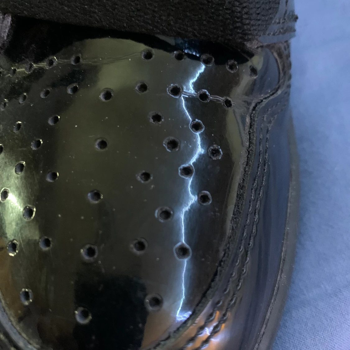  Jordan 1 Retro High Black Metallic Gold (2020) - 91